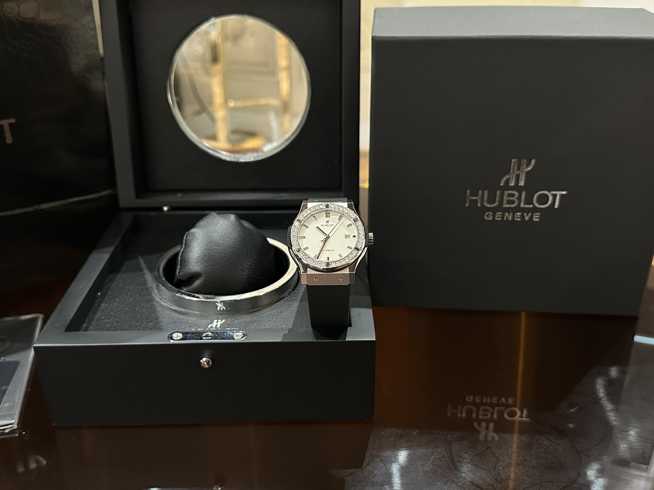 HUBLOT Chế tác 2023 kim cương moiss