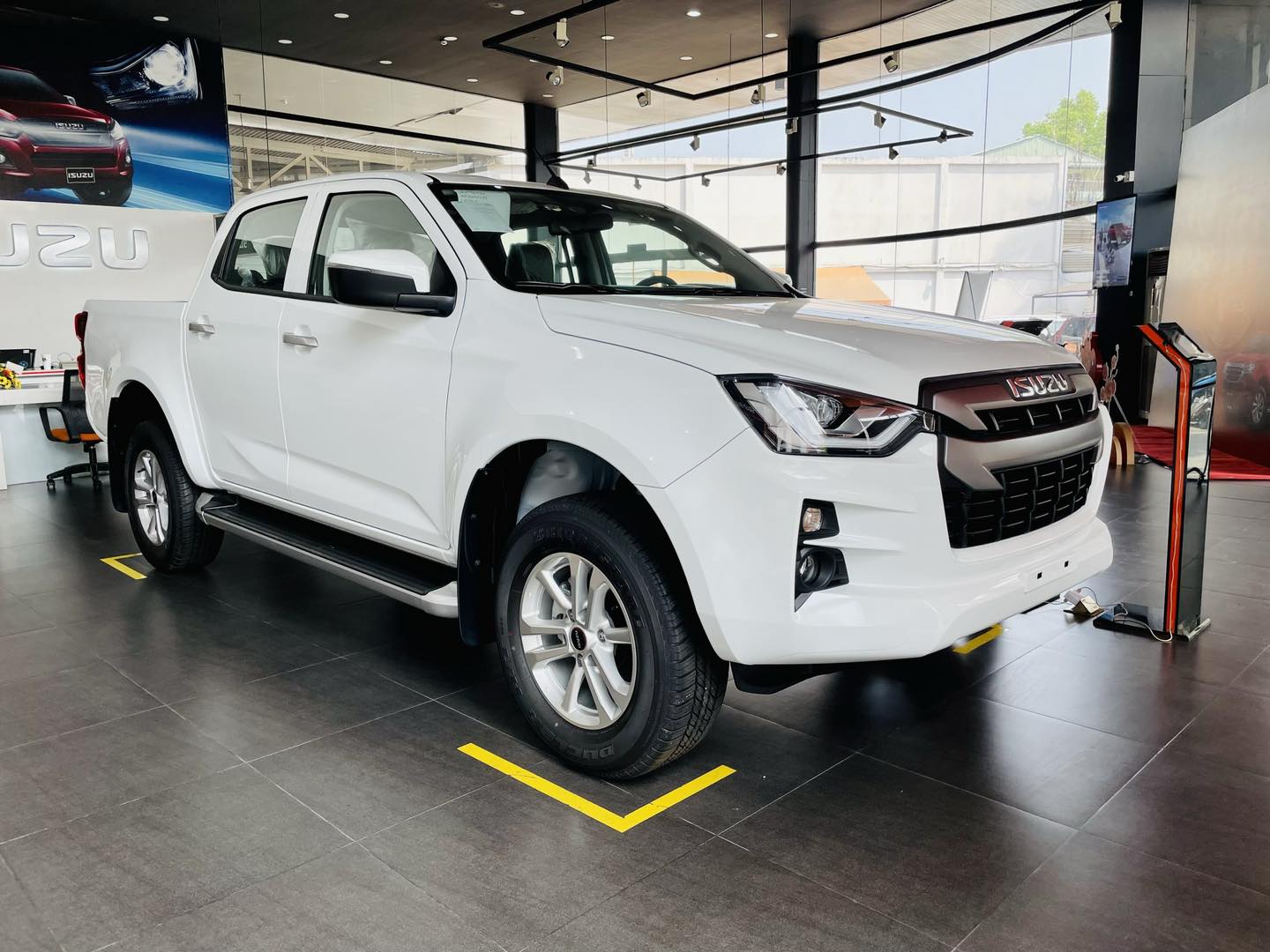 Dmax Prestige 1.9L AT