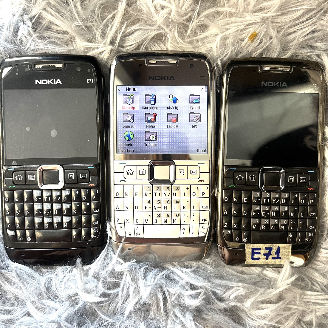 Nokia E71