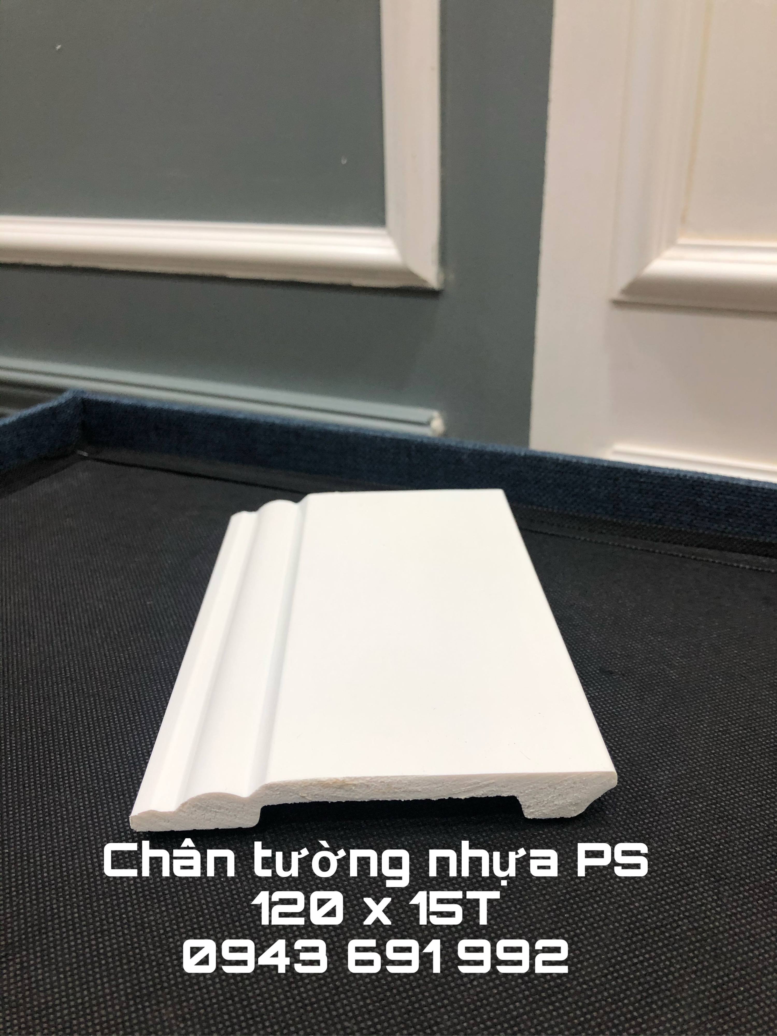 Chân tường nhựa composite trắng hoàn thiện bề mặt bản 12cm