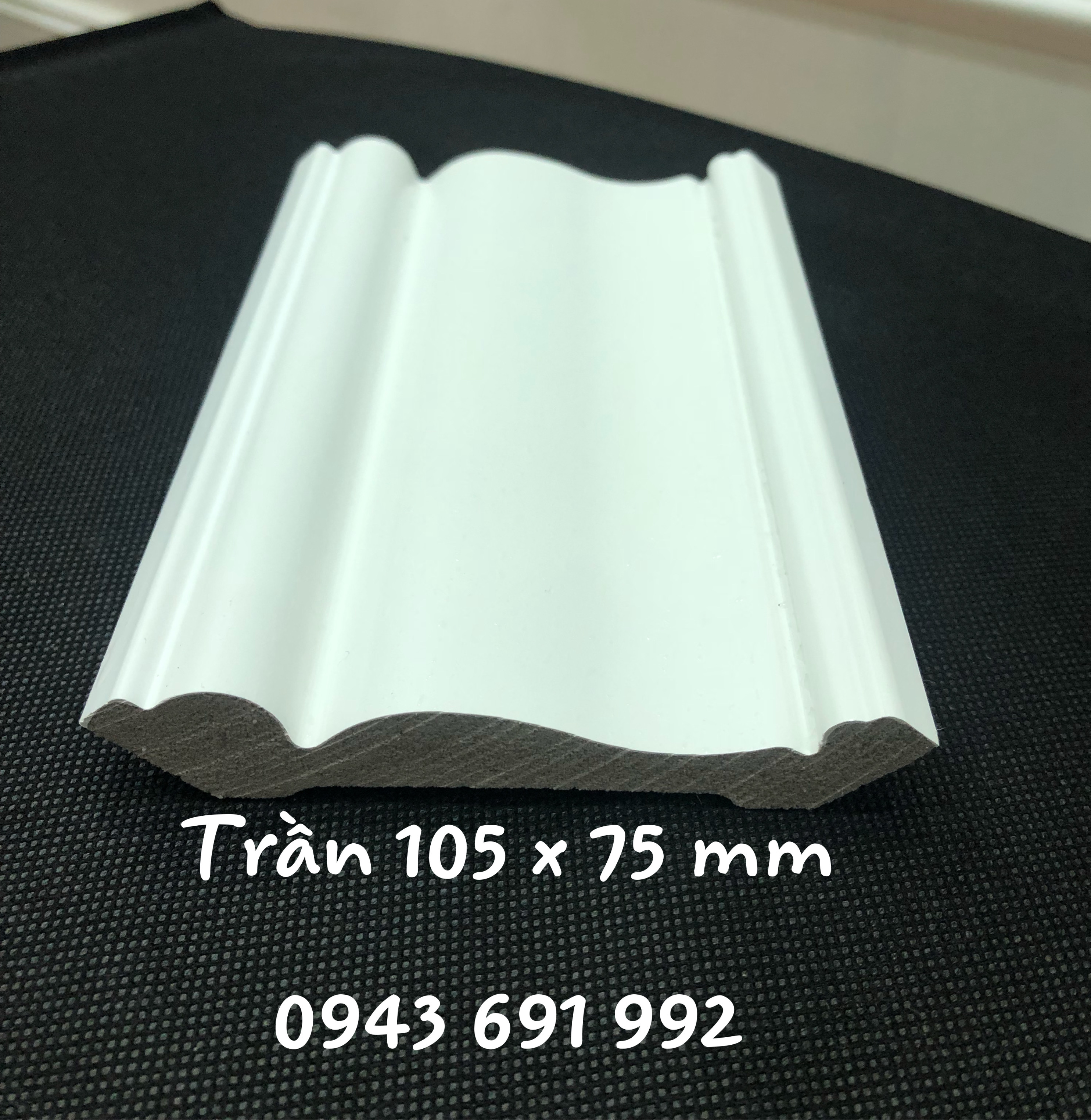 Phào chỉ cổ trần nhựa composite bản 10.5cm màu trắng hoàn thiện