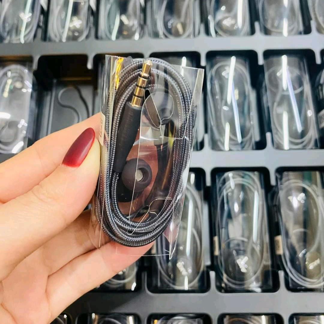 Tai nghe Samsung Akg ( chân tròn 3.5mm )