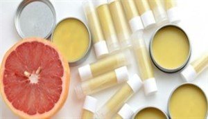 Son dưỡng môi từ tinh dầu bưởi