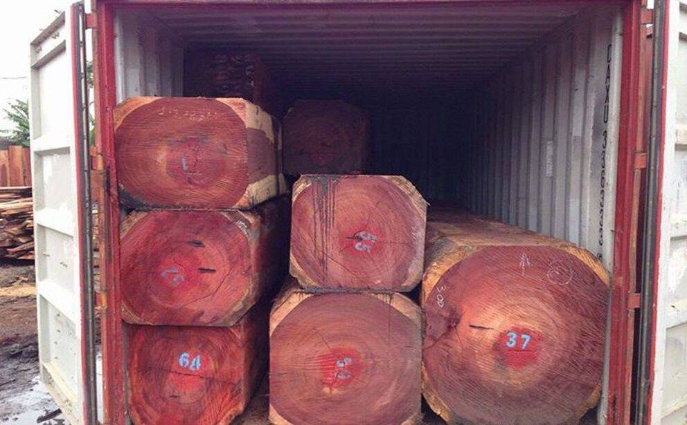 Sản phẩm bàn ghế nội thất được làm...