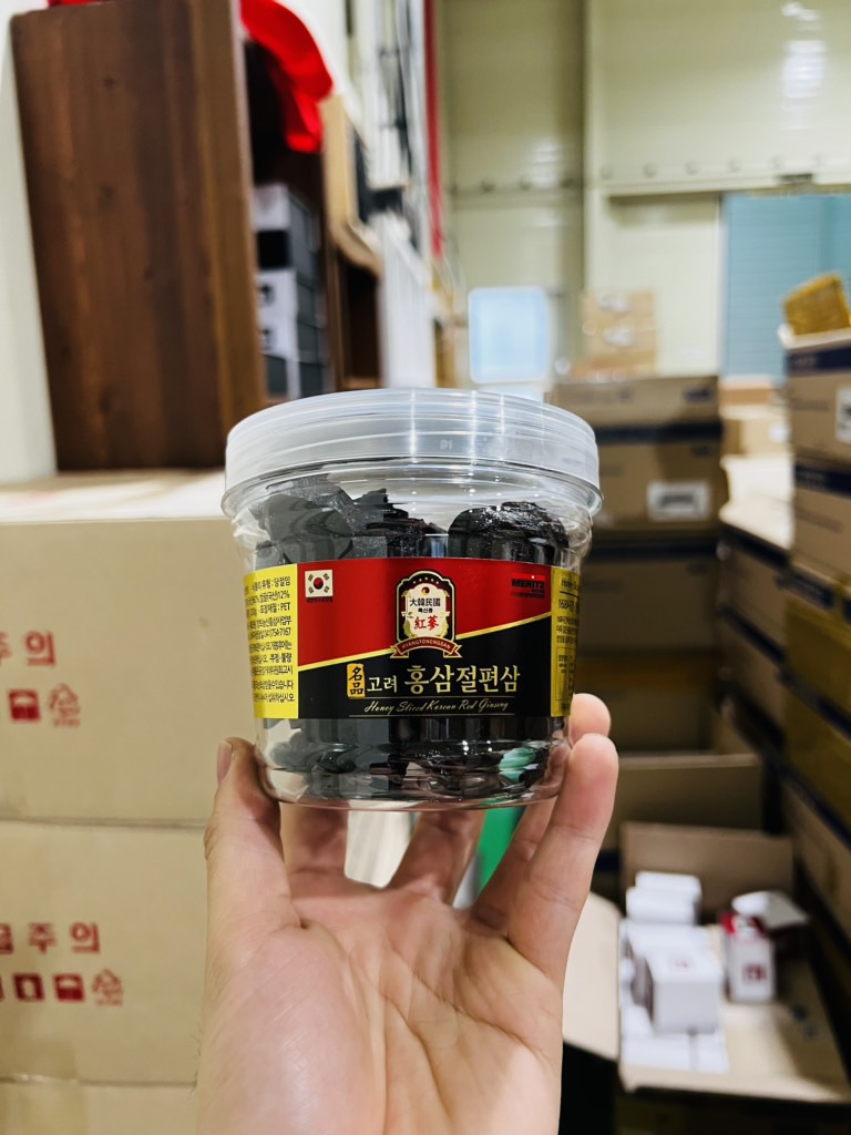 Sâm đen thái lát hộp nhựa 180gam korea back gensing 