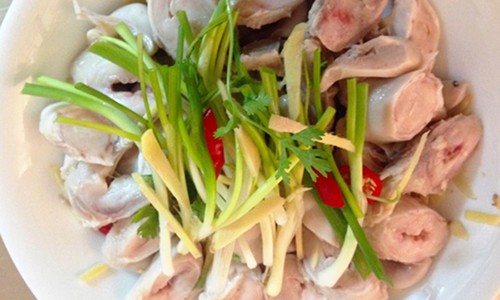 2 người