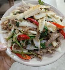 Dê Xào Măng Trúc